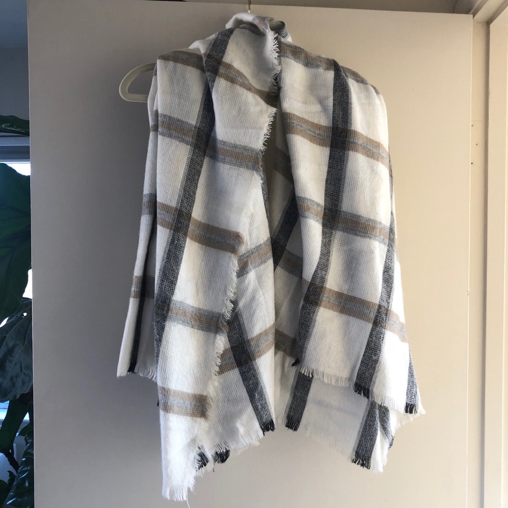 A New Day Target Plaid Oversized Blanket Scarf Fringe Shawl White/Black/Tan